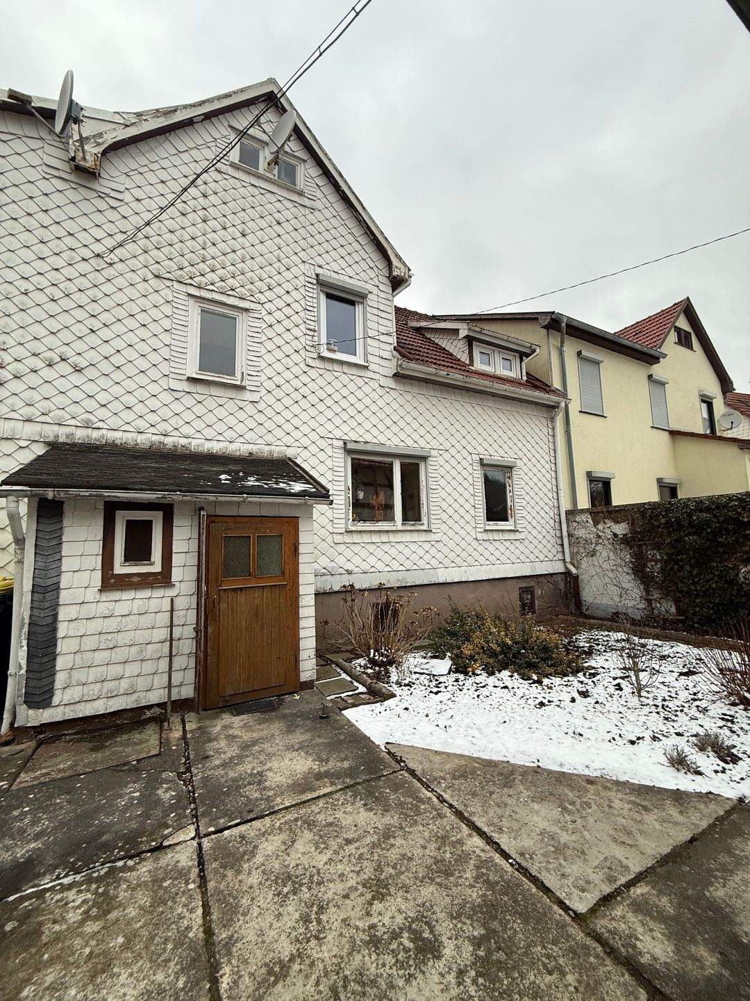 Immobilie in Luisenthal - Doppelhaushälfte mit Charakter & Potenzial - Raum für Ideen und neue Wohnkonzepte - Bild 2