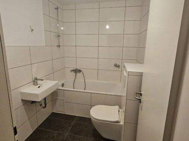 Wohnung zur Miete 360 € 1 Zimmer 42 m² 2. Geschoss Lehrerstr 35 Neumühl Duisburg 47167