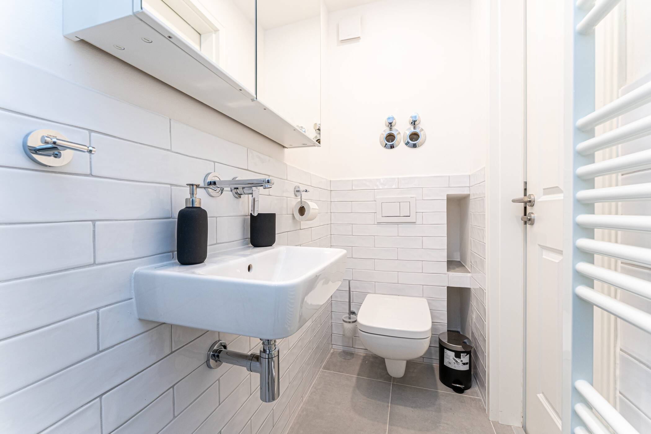First occupancy: completely renovated studio apartment with garden in a new building in Berlin – Berlin – Vorschaubild 20