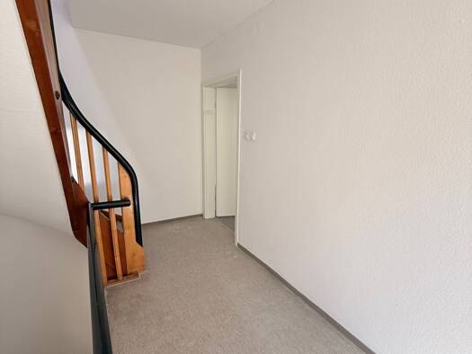 Wohnung zur Miete 900 € 3,5 Zimmer 85 m² Geschoss 2/3 frei ab sofort Unterhausen Lichtenstein 72805