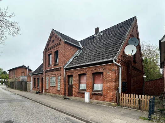 Mehrfamilienhaus zum Kauf 365.000 € 7 Zimmer 220 m² 586 m² Grundstück Geesthacht 21502