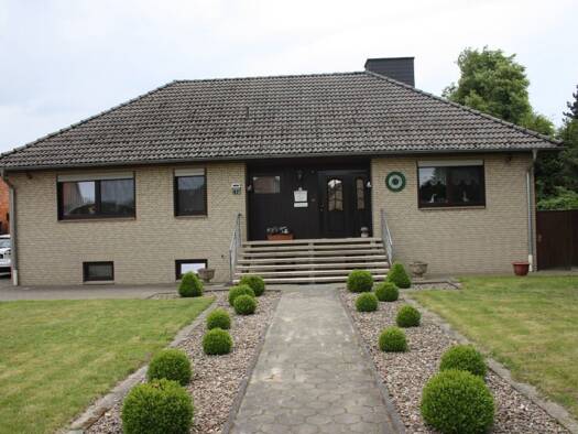 Einfamilienhaus zum Kauf 189.000 € 6 Zimmer 142 m² 1.098 m² Grundstück Glüsingen 47 Glüsingen Wittingen 29378