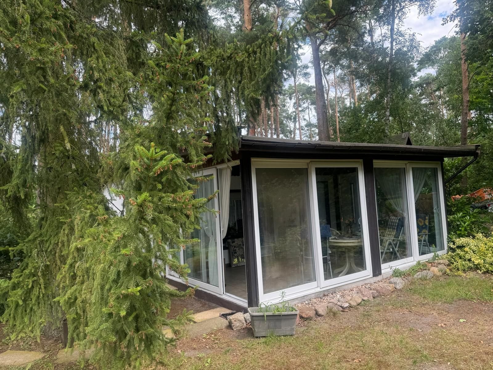 Bungalow zum Kauf 38.000 € 2 Zimmer 40 m²<br/>Wohnfläche 733 m²<br/>Grundstück ab sofort<br/>Verfügbarkeit Kirchmöser Brandenburg an der Havel 14774