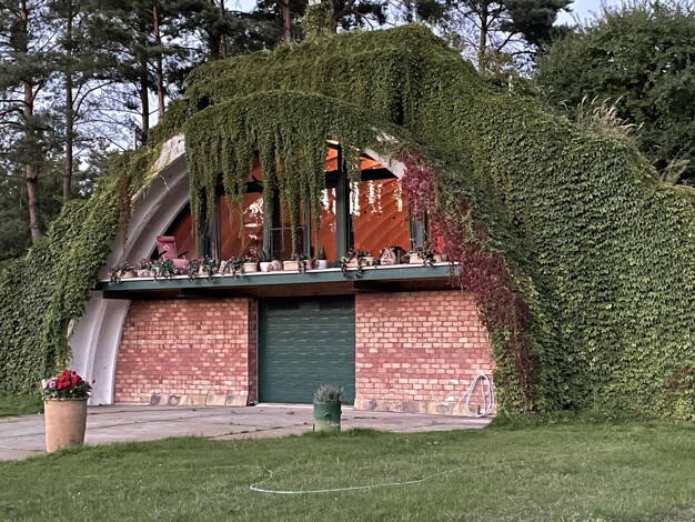 Einfamilienhaus zum Kauf provisionsfrei 680.000 € 10 Zimmer 620 m² 8.000 m² Grundstück Lindenstraße 15 Quappendorf Neuhardenberg 15320