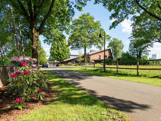 Einfamilienhaus zum Kauf 15 Zimmer 560 m² 3.900 m² Grundstück Elsdorf Elsdorf 27404
