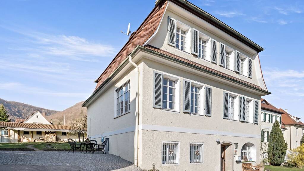 Einfamilienhaus zum Kauf 750.000 € 7 Zimmer 245,5 m² 615 m² Grundstück Oberlenningen Lenningen 73252