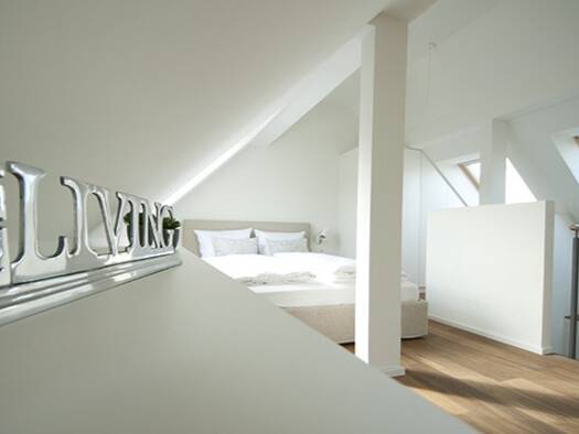 Wohnung zur Miete auf Zeit 2.400 € 2 Zimmer 55 m² frei ab sofort Hauptstätter Straße Mitte Mitte 70178