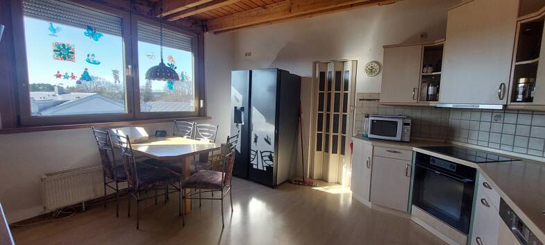 Wohnung zur Miete 1.400 € 5 Zimmer 180 m² Dachgeschoss, 1. Geschoss frei ab sofort Gsteinacherstr. 7 Feucht Feucht 90537