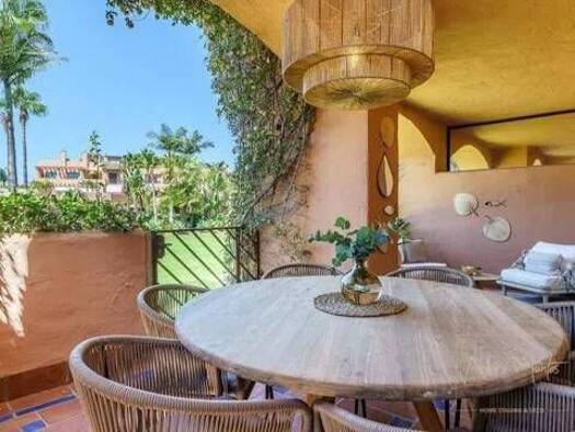 Wohnung zur Miete 2.500 € 2 Zimmer 100 m² Urbanización Matas Verdes Estepona 29688