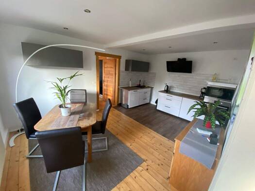 Mehrfamilienhaus zum Kauf provisionsfrei als Kapitalanlage geeignet 400.000 € 5 Zimmer 164,1 m² 1.216 m² Grundstück Gutsherrenstraße 4 Kölzen Lützen 06686