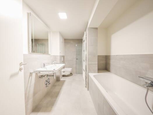 Maisonette zur Miete 1.221 € 2 Zimmer 84,2 m² 5. Geschoss frei ab sofort Landhausstraße 3 Innere Altstadt Dresden 01067