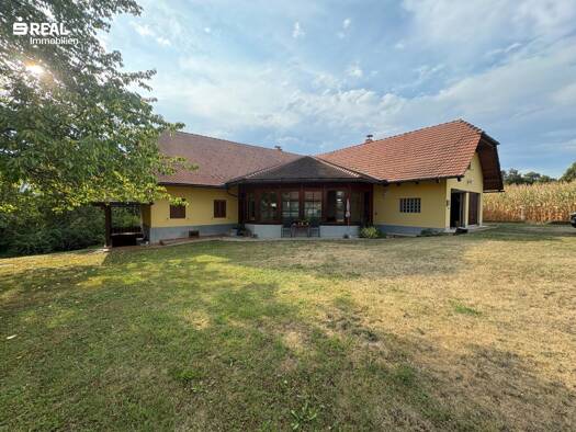 Haus zum Kauf 626.000 € 4 Zimmer 2.154 m² Grundstück Lang 8403