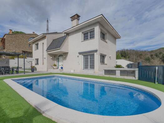 Villa zum Kauf 1.150.000 € 4 Zimmer 317 m² 600 m² Grundstück Girona 17003