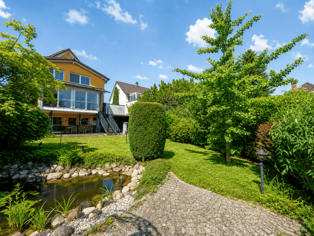 Einfamilienhaus zum Kauf 875.000 € 7,5 Zimmer 207 m² 567 m² Grundstück Singen Singen (Hohentwiel) 78224