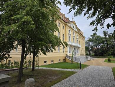 Bürofläche zur Miete provisionsfrei 676 € 2 Zimmer 96,6 m² Bürofläche teilbar ab 96,6 m² Am Schloss 1 Wachau Wachau 01454