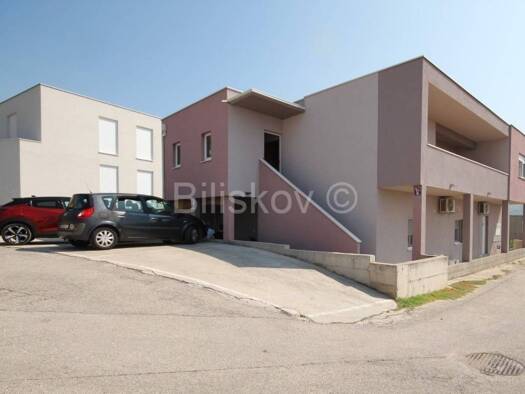 Haus zum Kauf 14 Zimmer 264 m² Solin