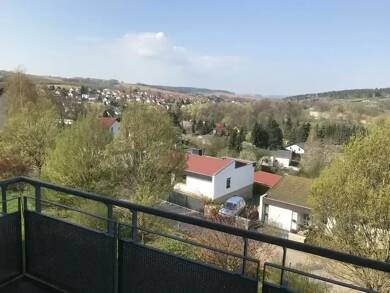 Wohnung zur Miete 500 € 2 Zimmer 67,4 m² Dachgeschoss, 3. Geschoss Dr.-Virchow-Straße 13a Scheubengrobsdorf Gera 07548