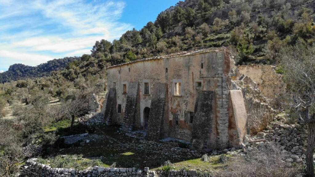 Landhaus zum Kauf 1.490.000 € 5 Zimmer 300 m² 175.000 m² Grundstück Bunyola 07349