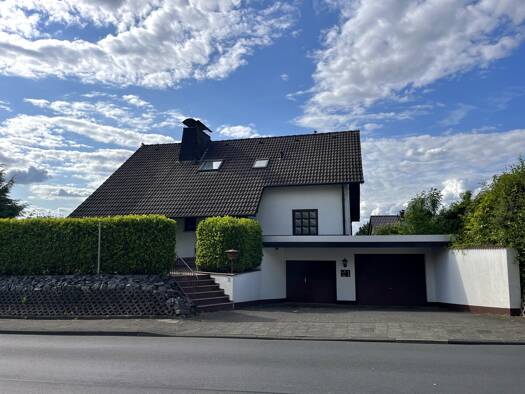 Einfamilienhaus zum Kauf 559.000 € 5 Zimmer 135 m² 1.027 m² Grundstück frei ab sofort Bergische Straße Heisterschoß Hennef (Sieg) 53773
