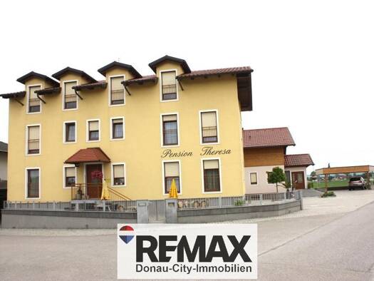 Hotel zum Kauf 980.000 € 12 Zimmer 23 Betten 864 m² Grundstück Langenrohr 3442