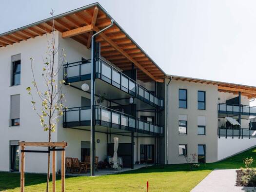 Wohnung zur Miete 855 € 3 Zimmer 80,8 m² Bischof-Gräßl-Ring 1 Ruhmannsfelden 94239