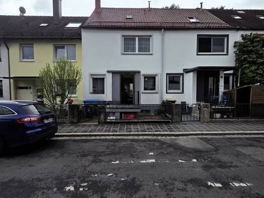 Reihenmittelhaus zum Kauf 389.000 € 4 Zimmer 98 m² 202 m² Grundstück frei ab sofort Bodelschwinghstraße 4 a Altenfurt Nürnberg 90475