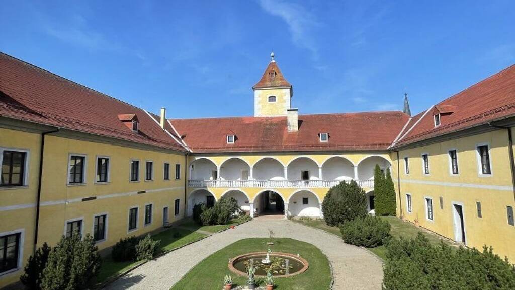 Schloss zur Miete 3.300 m² 12.908 m² Grundstück Walkenstein 3752