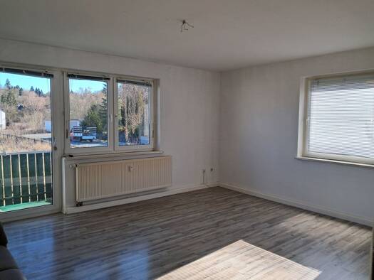 WG-Zimmer zur Miete 440 € 3 Zimmer 78 m² 1. Geschoss frei ab 01.06.2026 Albert-Lortzing-Str. 3 Innenstadt Hof 95030