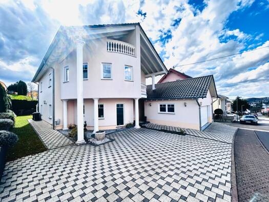 Villa zum Kauf 530.000 € 9 Zimmer 200 m² 560 m² Grundstück Ottweiler 66564