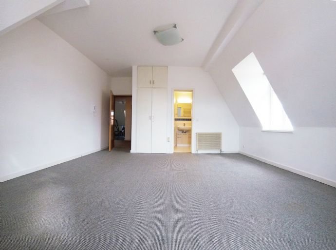 WG-Zimmer zur Miete 270 € 30 m²<br/>Wohnfläche 4.<br/>Geschoss ab sofort<br/>Verfügbarkeit Löbtau-Nord (Grumbacher Str.) Dresden 01159