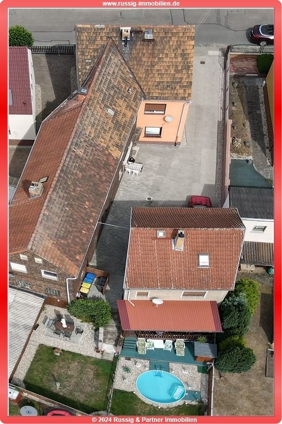 Einfamilienhaus zum Kauf 220.000 € 14 Zimmer 266 m²<br/>Wohnfläche 672 m²<br/>Grundstück Elsterwerda Elsterwerda 04910