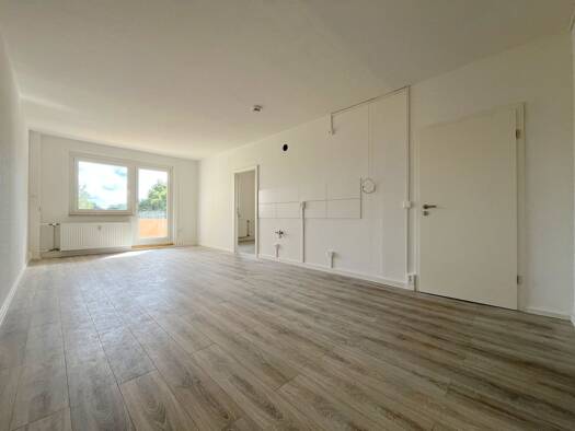 Wohnung zur Miete 425 € 4 Zimmer 75 m² frei ab sofort Moseler Straße 6 Pölbitz Zwickau 08058