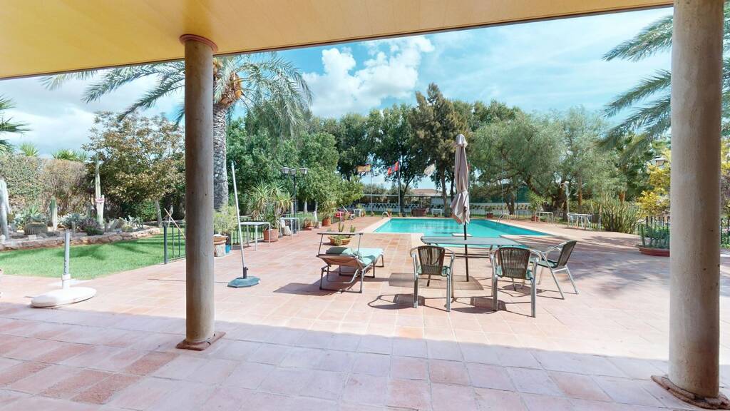 Haus zum Kauf 480.000 € 697 m² 4.700 m² Grundstück Antequera 29540