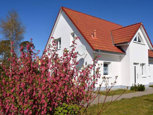 Einfamilienhaus zum Kauf als Kapitalanlage geeignet 695.000 € 8 Zimmer 135 m² 538 m² Grundstück An den Boddenwiesen 16 Glowe 18551