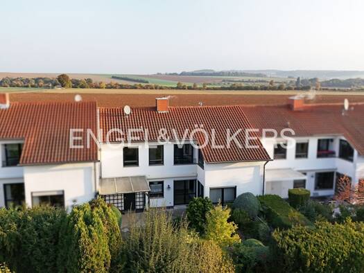 Reihenmittelhaus zum Kauf 450.000 € 5 Zimmer 141,8 m² 301 m² Grundstück Nieder-Mörlen Bad Nauheim 61231