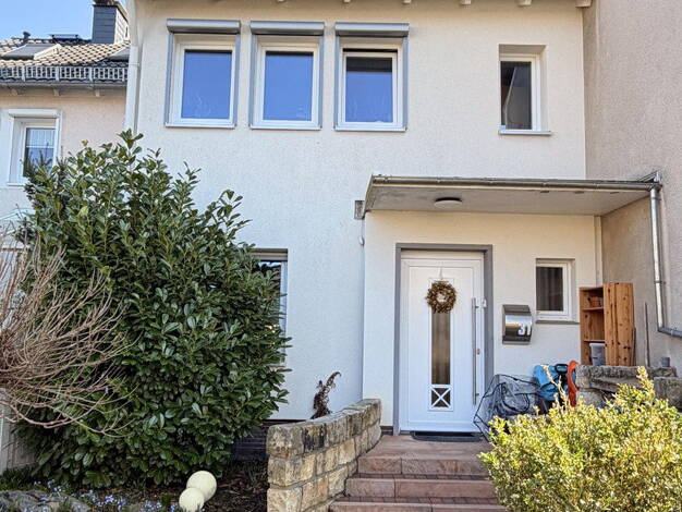 Reihenmittelhaus zur Miete 1.250 € 5 Zimmer 125 m² 252 m² Grundstück frei ab 01.05.2026 Eschenweg 31 West Hildesheim 31139