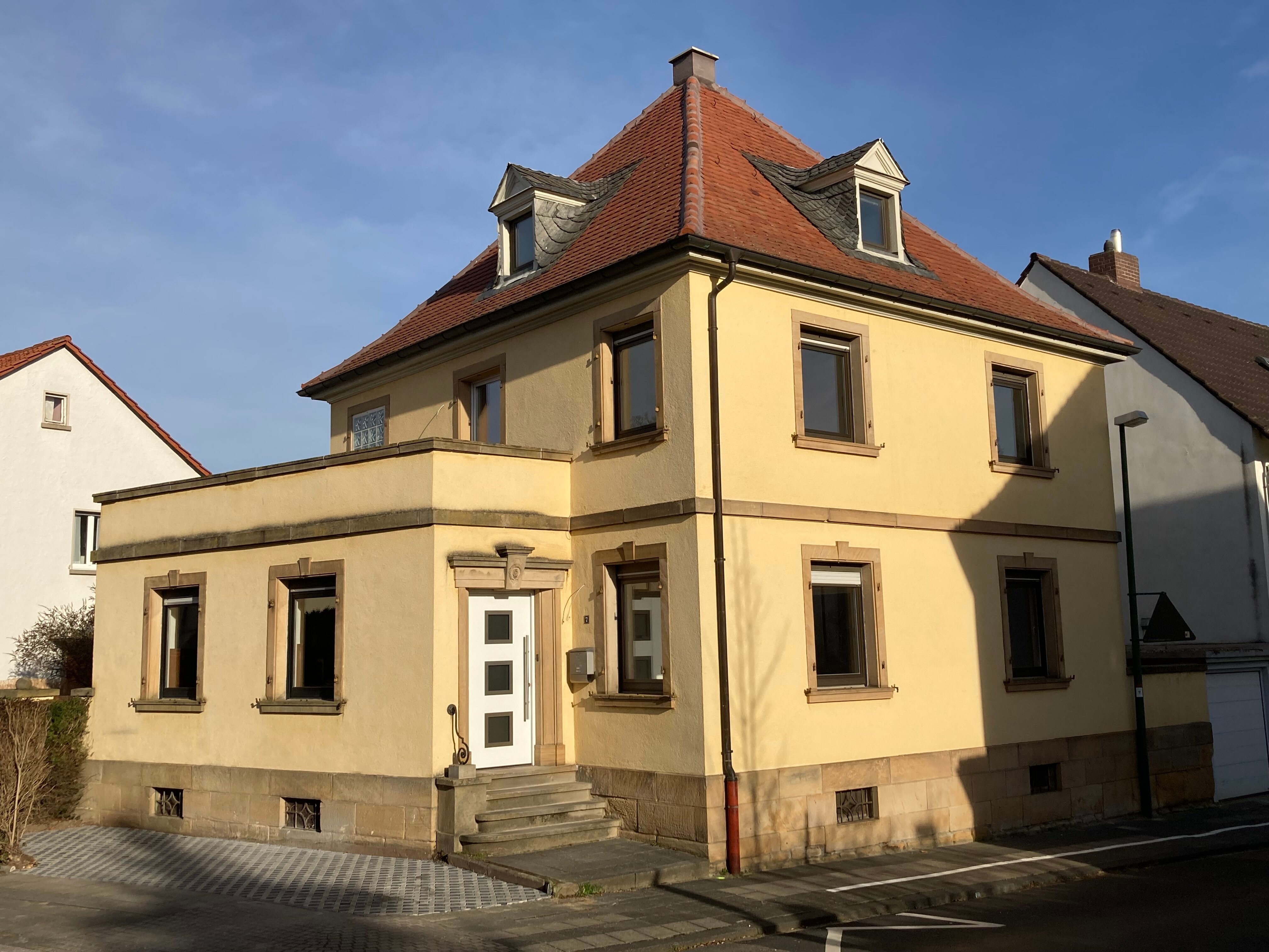 Einfamilienhaus zur Miete 1.790 € 8 Zimmer 162 m²<br/>Wohnfläche 261 m²<br/>Grundstück ab sofort<br/>Verfügbarkeit Bad Dürkheim Bad Dürkheim 67098