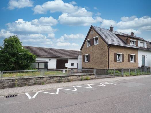 Doppelhaushälfte zum Kauf 399.000 € 5 Zimmer 77 m² 703 m² Grundstück Ettlingenweier Ettlingen 76275