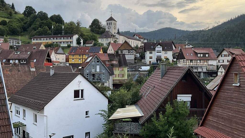 Mehrfamilienhaus zum Kauf 169.000 € 7 Zimmer 140 m² 180 m² Grundstück Langenbrand Forbach 76596