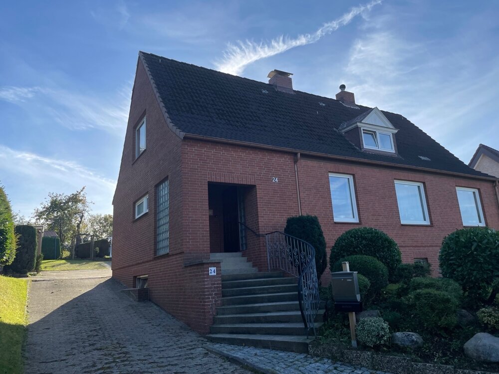 Einfamilienhaus zum Kauf 395.000 € 5 Zimmer 150 m²<br/>Wohnfläche 1.753 m²<br/>Grundstück 01.05.2025<br/>Verfügbarkeit Gaarden - Süd / Kronsburg Bezirk 3 Kiel 24145