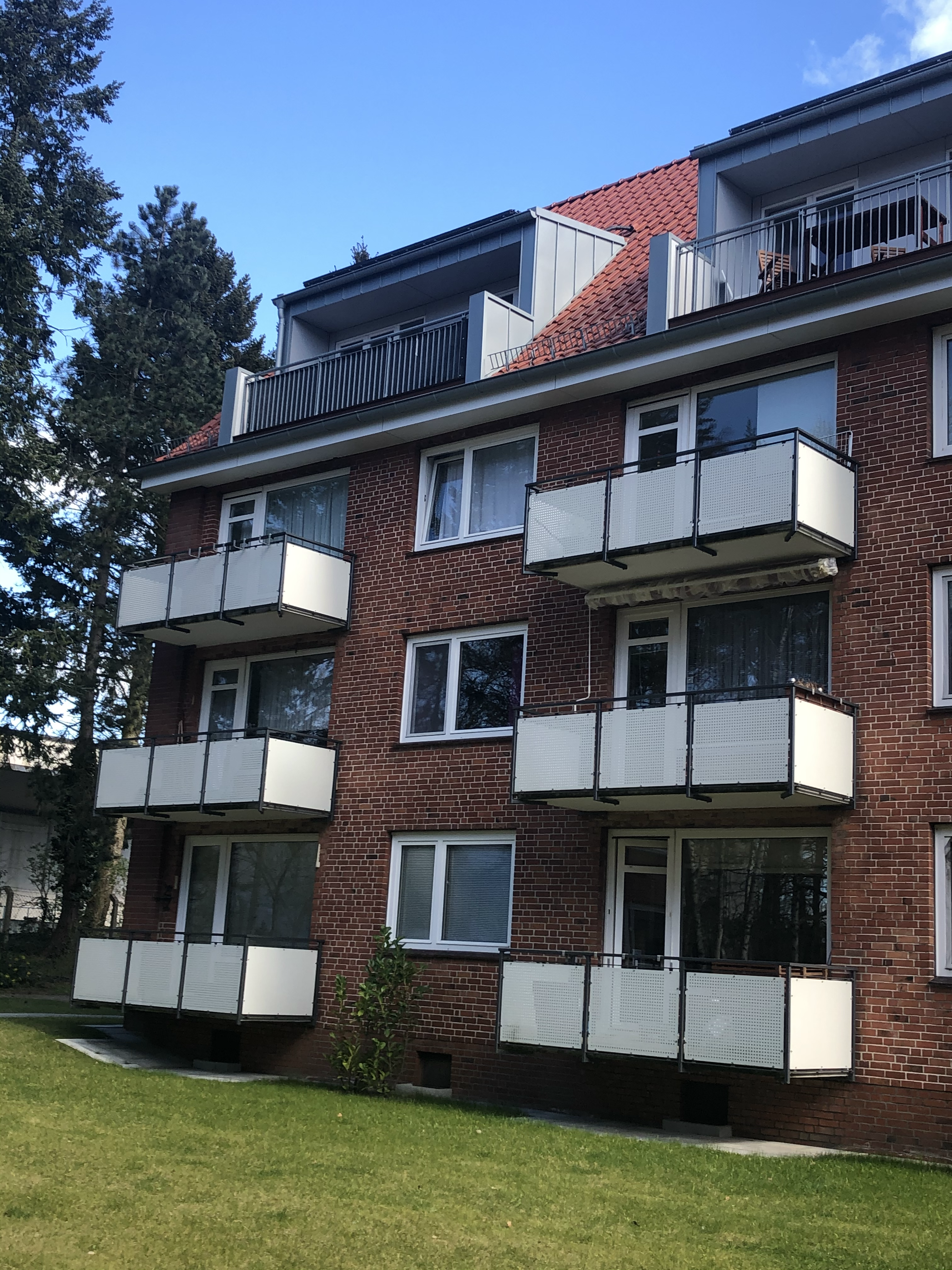 Wohnung zur Miete 873,65 € 3 Zimmer 64,4 m²<br/>Wohnfläche 1.<br/>Geschoss 01.10.2024<br/>Verfügbarkeit Walddörfer Straße 264b Wandsbek Hamburg 22047