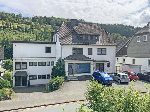 Mehrfamilienhaus zum Kauf 329.000 € 15 Zimmer 410 m² 784 m² Grundstück Züschen Winterberg 59955