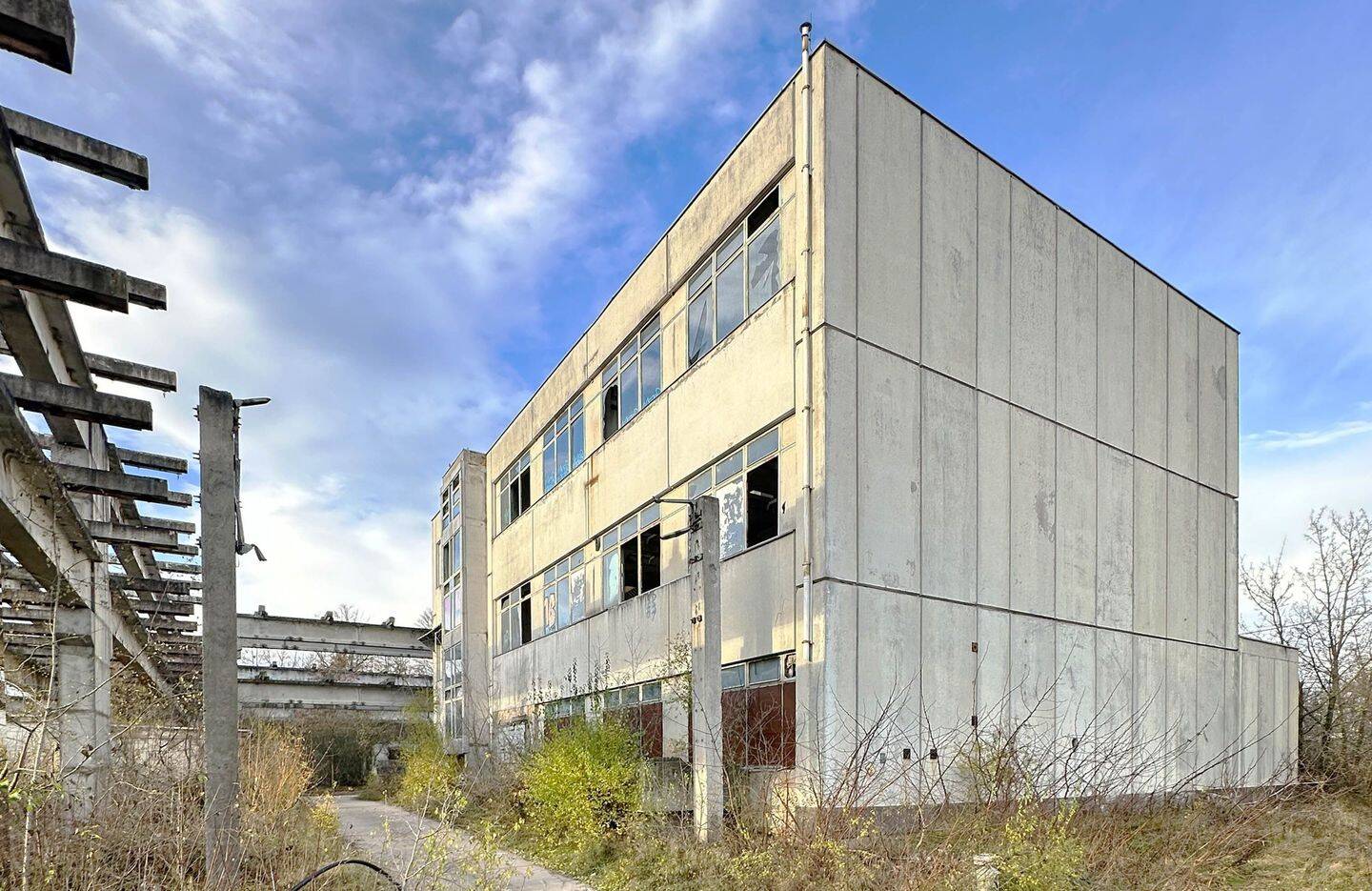 Halle/Industriefläche zum Kauf, Schönebeck (Elbe)