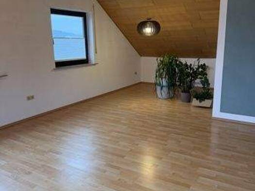 Wohnung zur Miete 600 € 3 Zimmer 85 m² Naumburg Naumburg / Elbenberg 34311