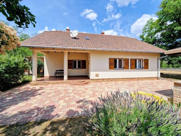 Bauernhaus zum Kauf 230.000 € 5 Zimmer 123 m² 26.067 m² Grundstück im Aussenbereich Bugac 6114