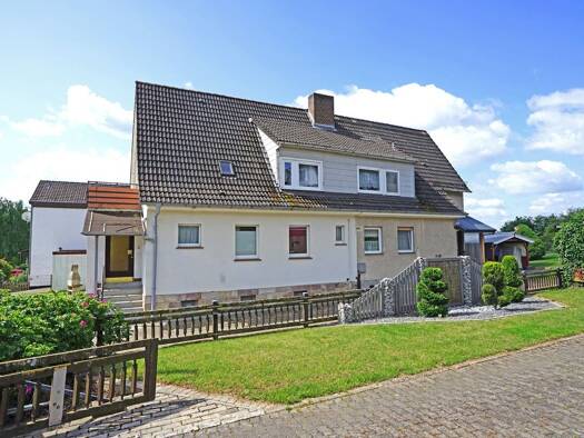 Mehrfamilienhaus zum Kauf 280.000 € 7 Zimmer 202,3 m² 824 m² Grundstück Oberkaufungen Kaufungen / Oberkaufungen 34260