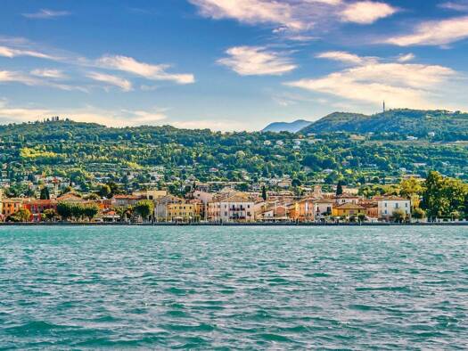 Haus zum Kauf 11 Zimmer 550 m² 1.000 m² Grundstück frei ab sofort Bardolino 37011