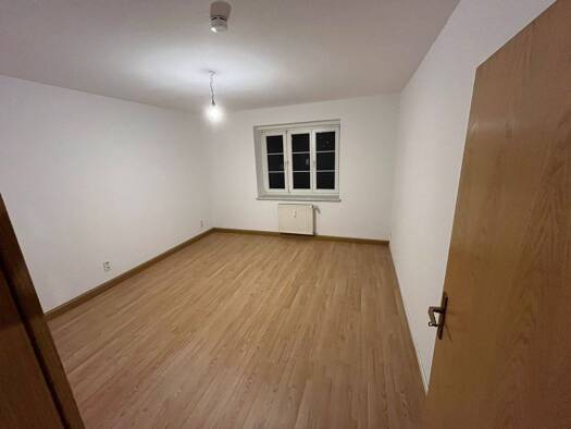 Wohnung zur Miete 390 € 3 Zimmer 67 m² 1. Geschoss frei ab sofort Pestalozzistraße 83 Glauchau Glauchau 08371