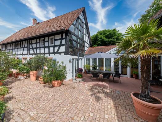 Haus zum Kauf 1.195.000 € 8 Zimmer 314 m² 617 m² Grundstück Nauheim 64569