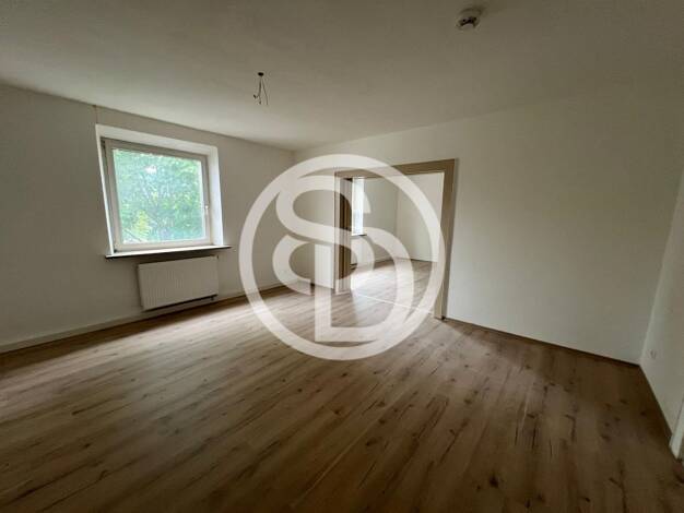 Wohnung zur Miete 700 € 3 Zimmer 87,4 m² Neuhof Hof 95030